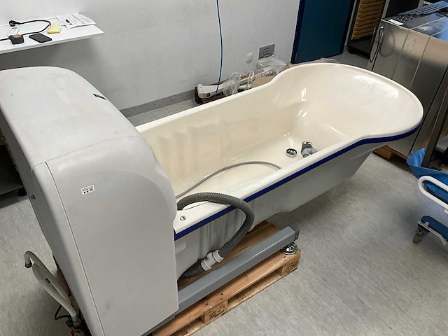 Arjo hydrotherapiebad - afbeelding 5 van  6
