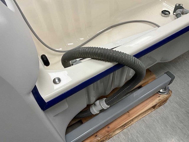 Arjo hydrotherapiebad - afbeelding 6 van  6