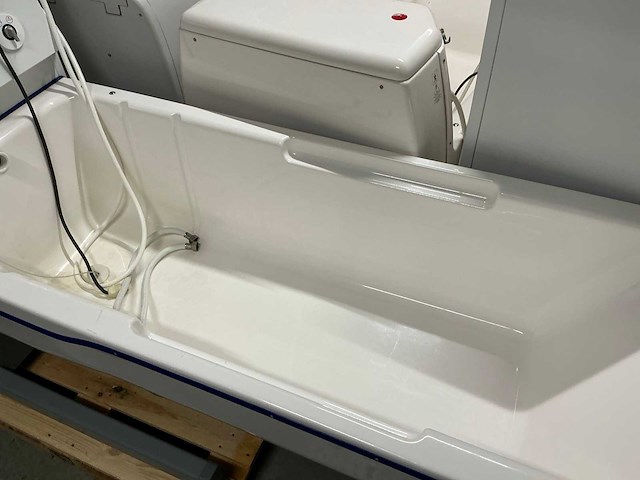 Arjo primo hoog/laag ziekenhuisbad - afbeelding 3 van  7