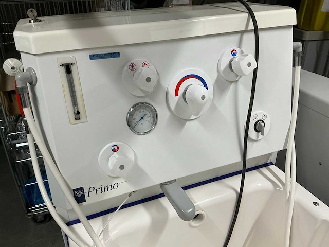 Arjo primo hoog/laag ziekenhuisbad - afbeelding 4 van  7