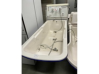 Arjo primo hoog/laag ziekenhuisbad - afbeelding 2 van  5