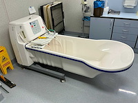 Arjo rhapsody hoog/laag ziekenhuisbad - afbeelding 2 van  6