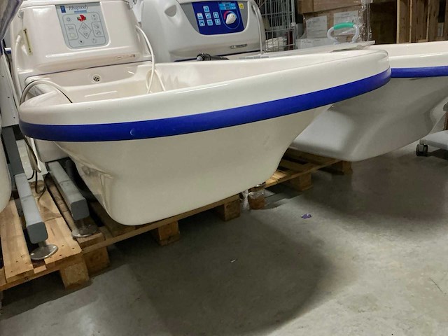 Arjo rhapsody hoog/laag ziekenhuisbad - afbeelding 3 van  4