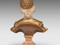 Armando calendi (1882-1943), bust of a young girl, gilt bronze, alabaster and marble 45 cm. (17.71 in.) - afbeelding 4 van  7