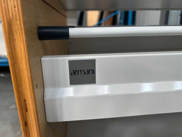 Armani - bureau - afbeelding 8 van  8