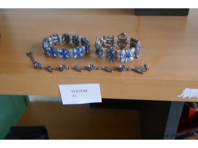 Armbanden met steentjes - afbeelding 1 van  1