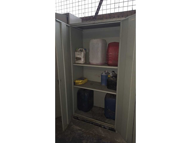 Armoire en métal (3x) - afbeelding 1 van  12
