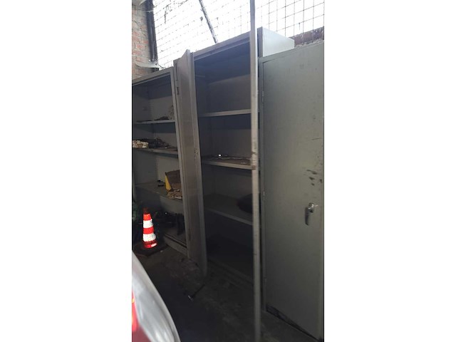 Armoire en métal (3x) - afbeelding 3 van  12
