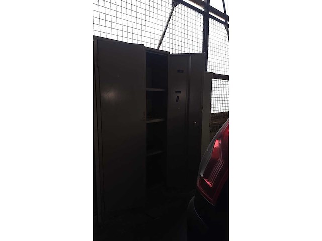 Armoire en métal (3x) - afbeelding 6 van  12