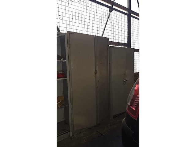 Armoire en métal (3x) - afbeelding 8 van  12