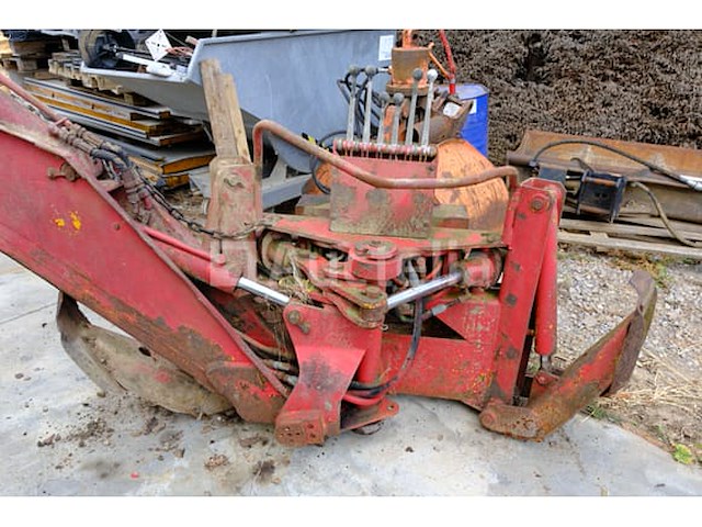 Articulerende graafarm voor tractor - afbeelding 1 van  9