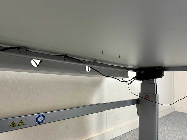 Artiforce - zit/sta elektrisch verstelbaar - bureau - afbeelding 2 van  14