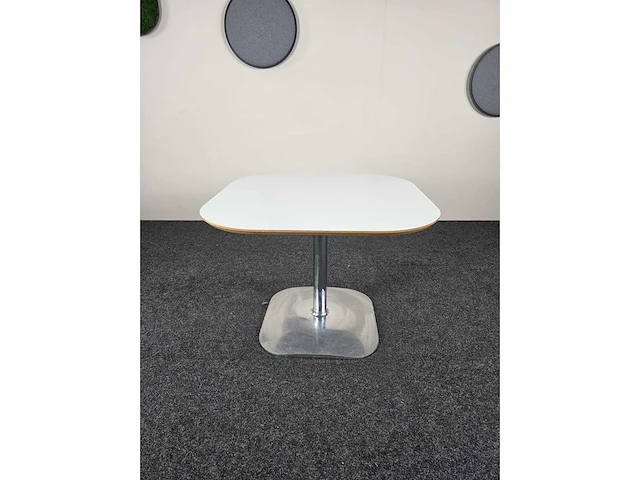 Artifort - conco - tafel - afbeelding 3 van  7