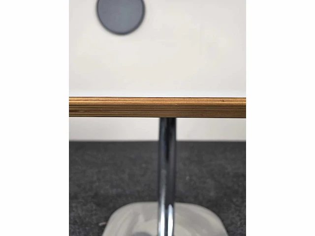 Artifort - conco - tafel - afbeelding 5 van  7