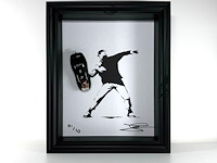 Artwork - porsche - porsche thrower - feat banksy - 2024 - editie 2/10 - afbeelding 2 van  6