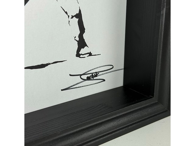Artwork - porsche - porsche thrower - feat banksy - 2024 - editie 2/10 - afbeelding 4 van  6