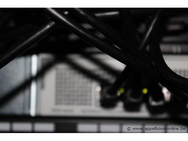 Aruba 24 1g base-t / 4p 10g sfp+ - afbeelding 2 van  3