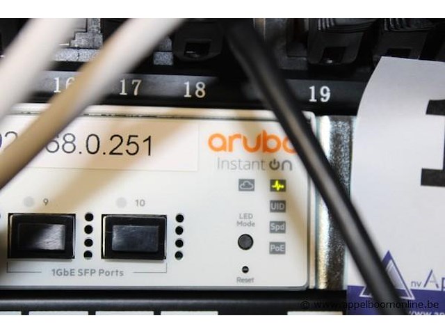 Aruba 24 1g base-t / 4p 10g sfp+ - afbeelding 3 van  3