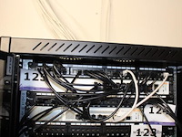 Aruba 24 1g base-t / 4p 10g sfp+ - afbeelding 1 van  3