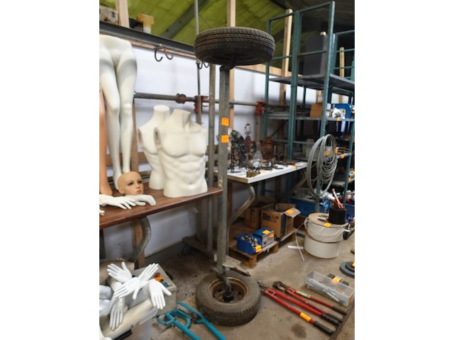 As voor aanhangwagen met wielen (flensen ontbreken - te herstellen)l.1,60m - afbeelding 2 van  2