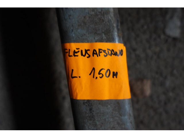 As voor aanhangwagen met wielen l. 1,60m (flensen ontbreken) - afbeelding 2 van  2