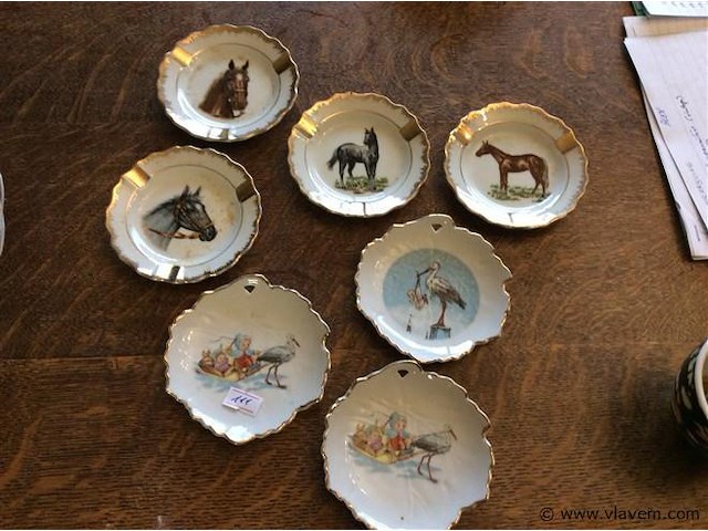 Asbakjes paarden + - afbeelding 1 van  2