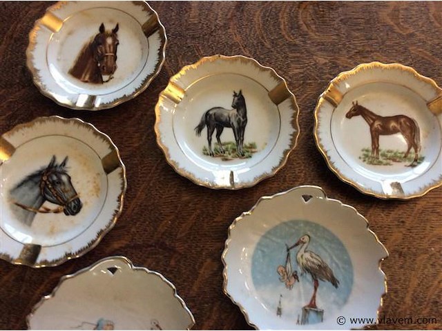 Asbakjes paarden + - afbeelding 2 van  2