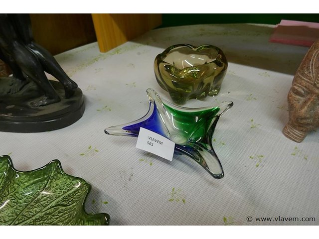 Asbakken in gekleurd glas - afbeelding 1 van  2