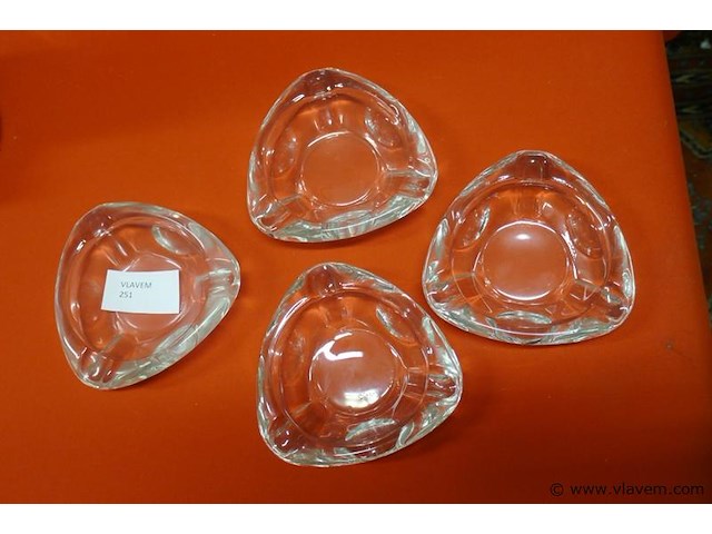 Asbakken uit frankrijk - afbeelding 1 van  1