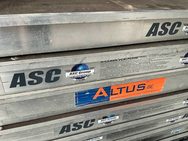 Asc rolsteiger op aanhangwagen - afbeelding 17 van  26