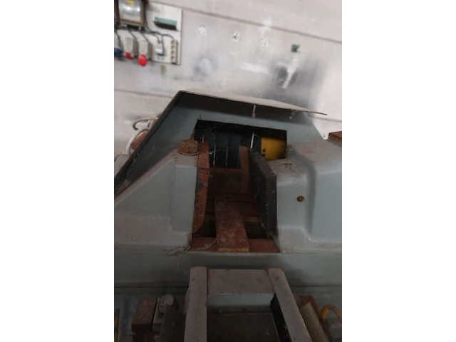 Assenafkortzaagmachine - afbeelding 6 van  8