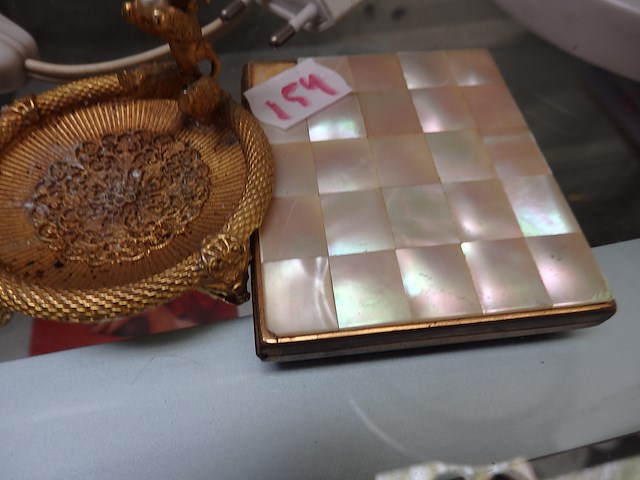 Assenbak en doos parelmoer - afbeelding 1 van  1