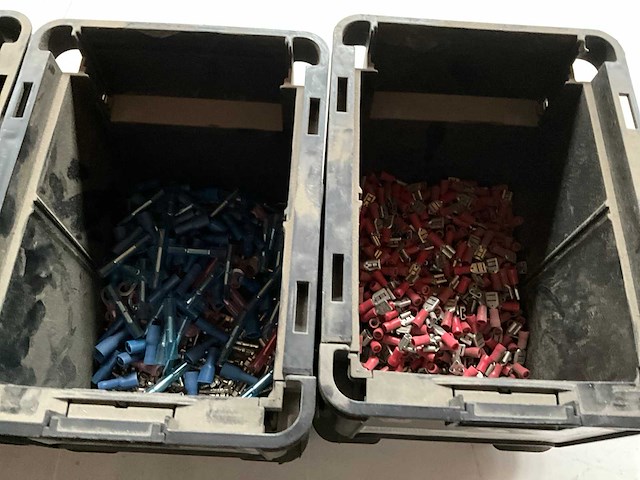 Assorti bevestigingsmaterialen o.a. ringtong en vlakstekkerhulzen in stapelbare bakken - afbeelding 6 van  8