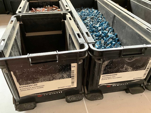 Assorti bevestigingsmaterialen o.a. ringtong in stapelbare bakken - afbeelding 3 van  16