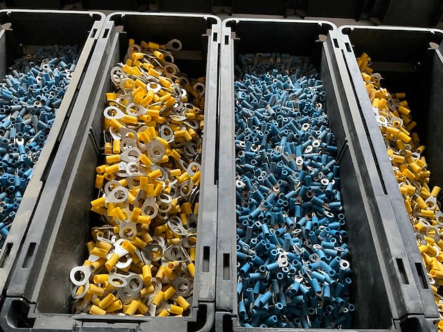 Assorti bevestigingsmaterialen o.a. ringtong in stapelbare bakken - afbeelding 11 van  16