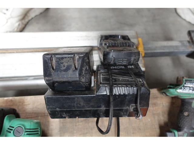 Assortiment accu hitachi - afbeelding 6 van  6