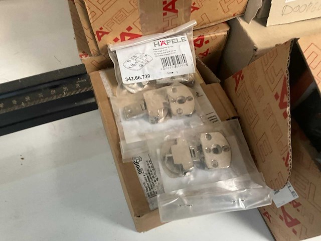 Assortiment blum accessoires en toebehoren - afbeelding 2 van  14