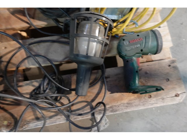 Assortiment divers werkmateriaal - afbeelding 4 van  6