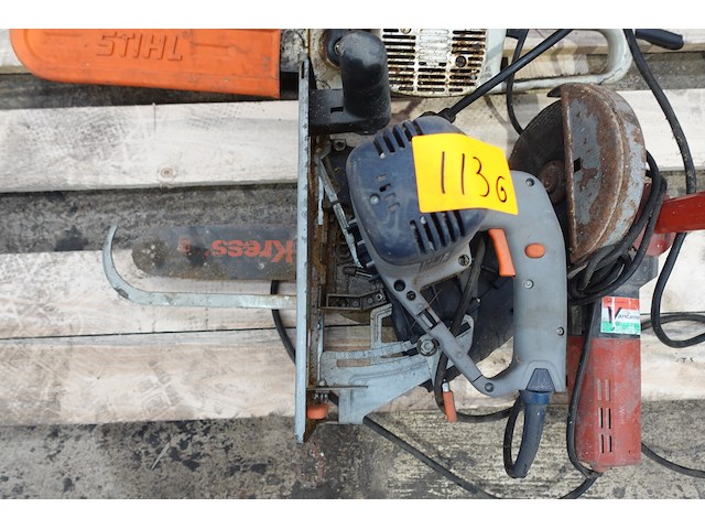 Assortiment divers werkmateriaal - afbeelding 2 van  9