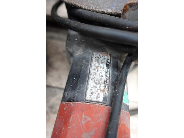 Assortiment divers werkmateriaal - afbeelding 9 van  9