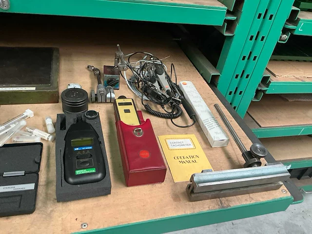 Assortiment diverse meetgereedschappen - afbeelding 2 van  8