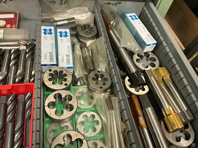 Assortiment draadtappen en snijkussens - afbeelding 6 van  7