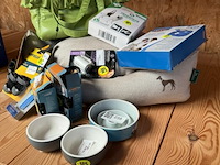 Assortiment hondenbenodigdheden - afbeelding 2 van  2