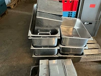 Assortiment keukenmateriaal - afbeelding 2 van  7