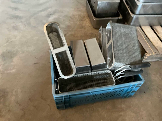 Assortiment keukenmateriaal - afbeelding 4 van  7