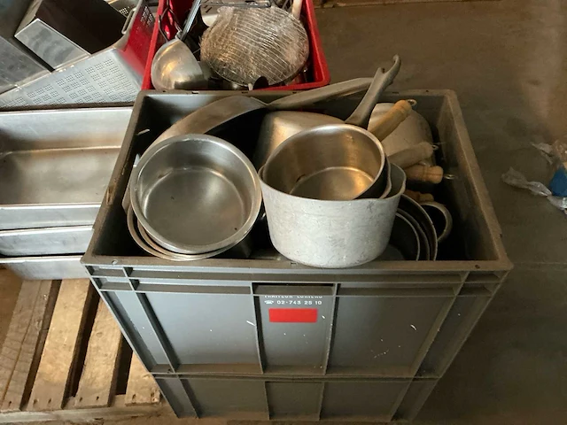 Assortiment keukenmateriaal - afbeelding 5 van  7