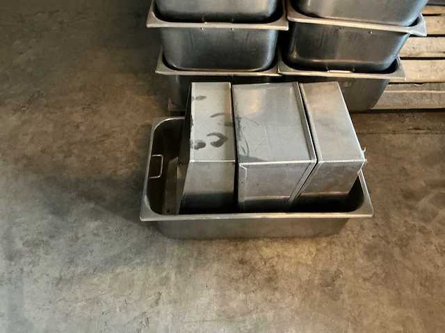 Assortiment keukenmateriaal - afbeelding 1 van  7