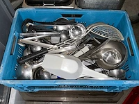 Assortiment keukenmateriaal - afbeelding 7 van  7