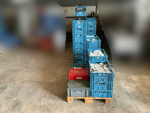 Assortiment kommetjes en bordjes - afbeelding 9 van  9