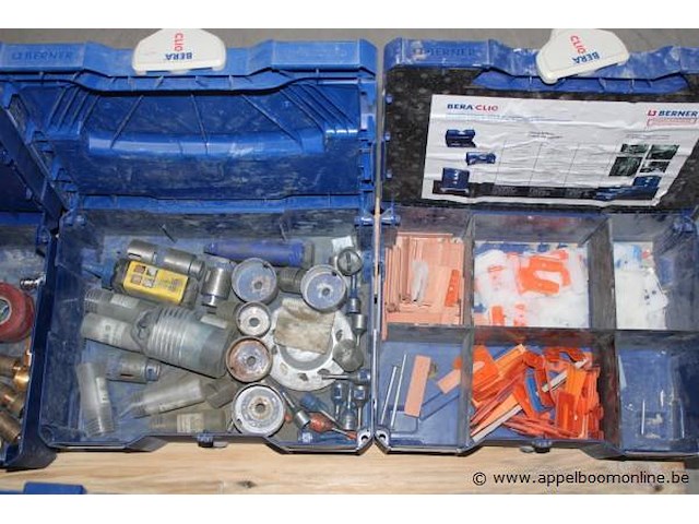 Assortiment schroeven en bevestigingsmaterialen - berner - diverse maten assortiment tape en kabelstukken - diverse types assortiment borstels en slijphulpmiddelen - diverse types assortiment pluggen - diverse maten - afbeelding 2 van  4
